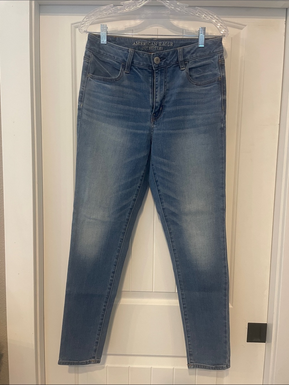 American Eagle Outfitters Women's Hi-Rise Jegging - Medium Blue Wash